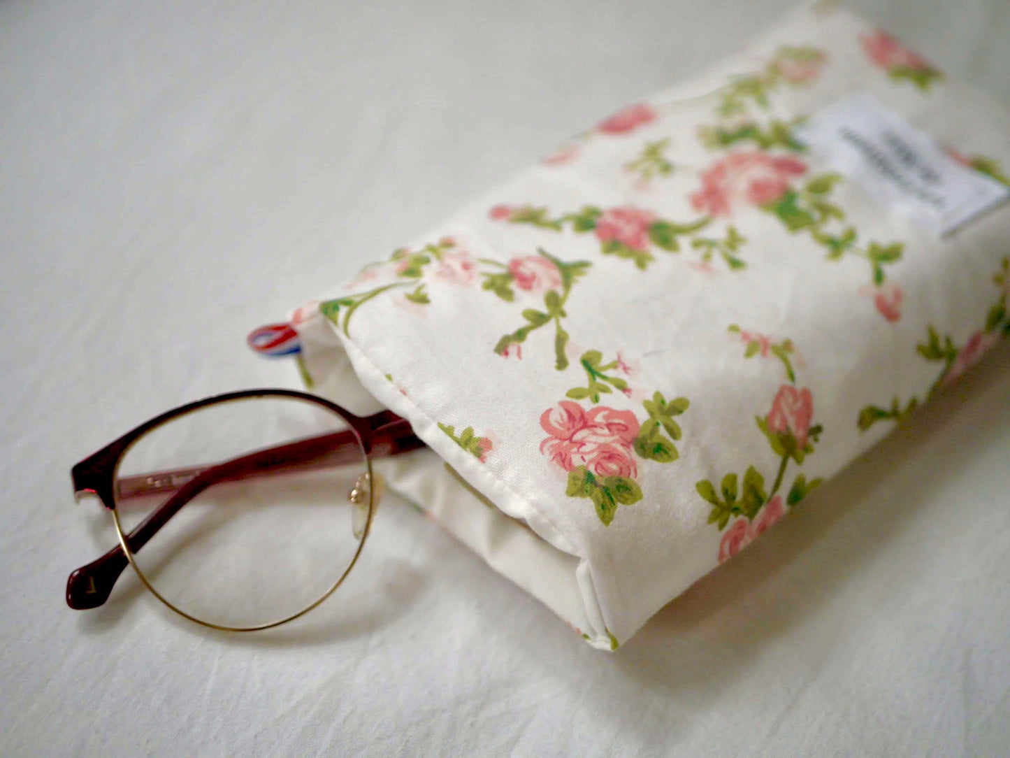 Eyeglass pouch - pastel elegance