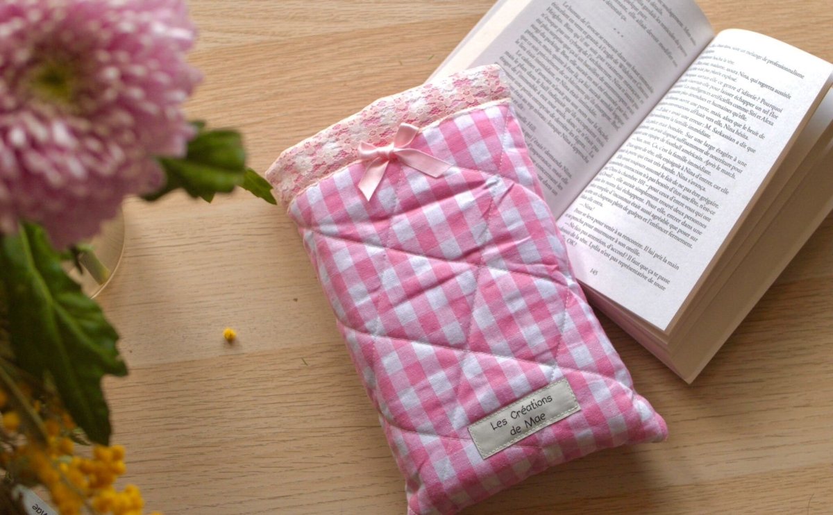 Pochette pour livre de poche - Rose - Les créations de Mae