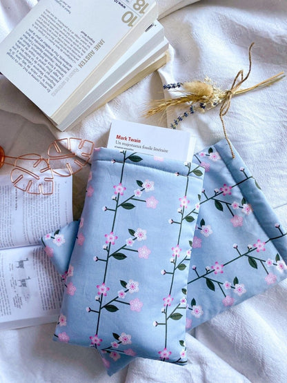 Pochette pour livre de poche - Sakura bleu - Les créations de Mae